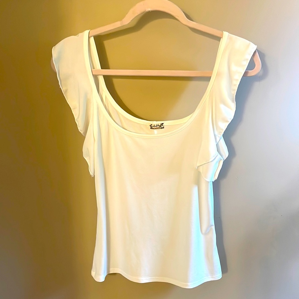 Scoop neck, flutter sleeve Free People top. Size S.